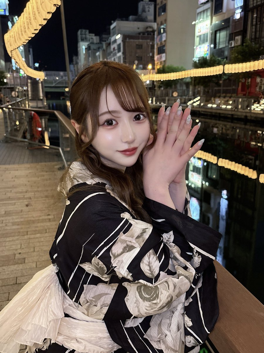 _uq5u0's tweet photo. 🖤🎶 https://t.co/alWoFmE77N