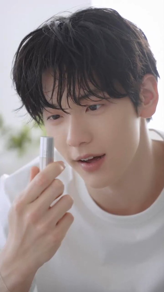 pagesoobvn's tweet photo. Behind the shot for intoyou_Indonesia! https://t.co/f9HkNDKlLw