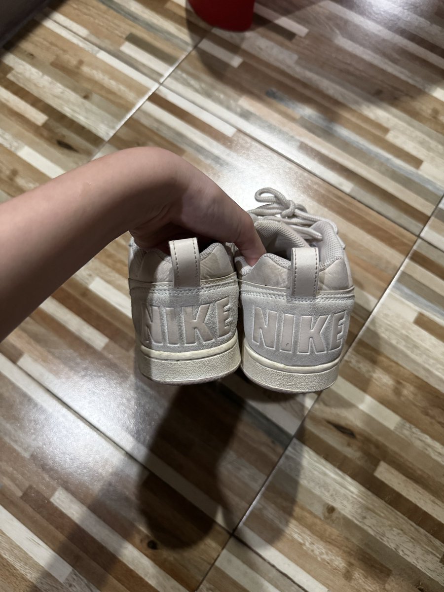 dreamdaytt's tweet photo. ส่งต่อ Nike ไซส์39.5 ไม่มีกล่องนะคะ
1200รส ของแท้
#ส่งต่อรองเท้า #รองเท้ามือสองของแท้ #ส่งต่อnewbalance #bemingbkkส่งต่อ #เสื้อผ้ามือสอง  #ส่งต่อstylistshop #ส่งต่อเสื้อผ้ามือ2 #เสื้อผ้ามือสอง #โล๊ะเสื้อผ้า #โล๊ะตู้ #ส่งต่อกระเป๋า #stylistshop
 #ส่งต่อรองเท้า https://t.co/xaK5fmgZ8R