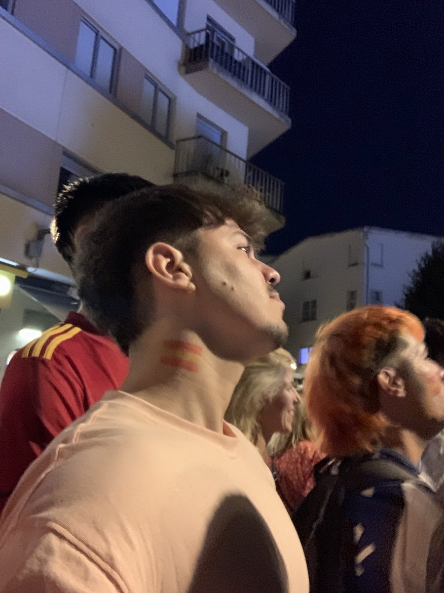 Heyitsmeerodney's tweet photo. CAMPEONES DEL MUNDO 🥳🇪🇸 Ay q lindo ser español 🥹 https://t.co/MCoaL1rVE0
