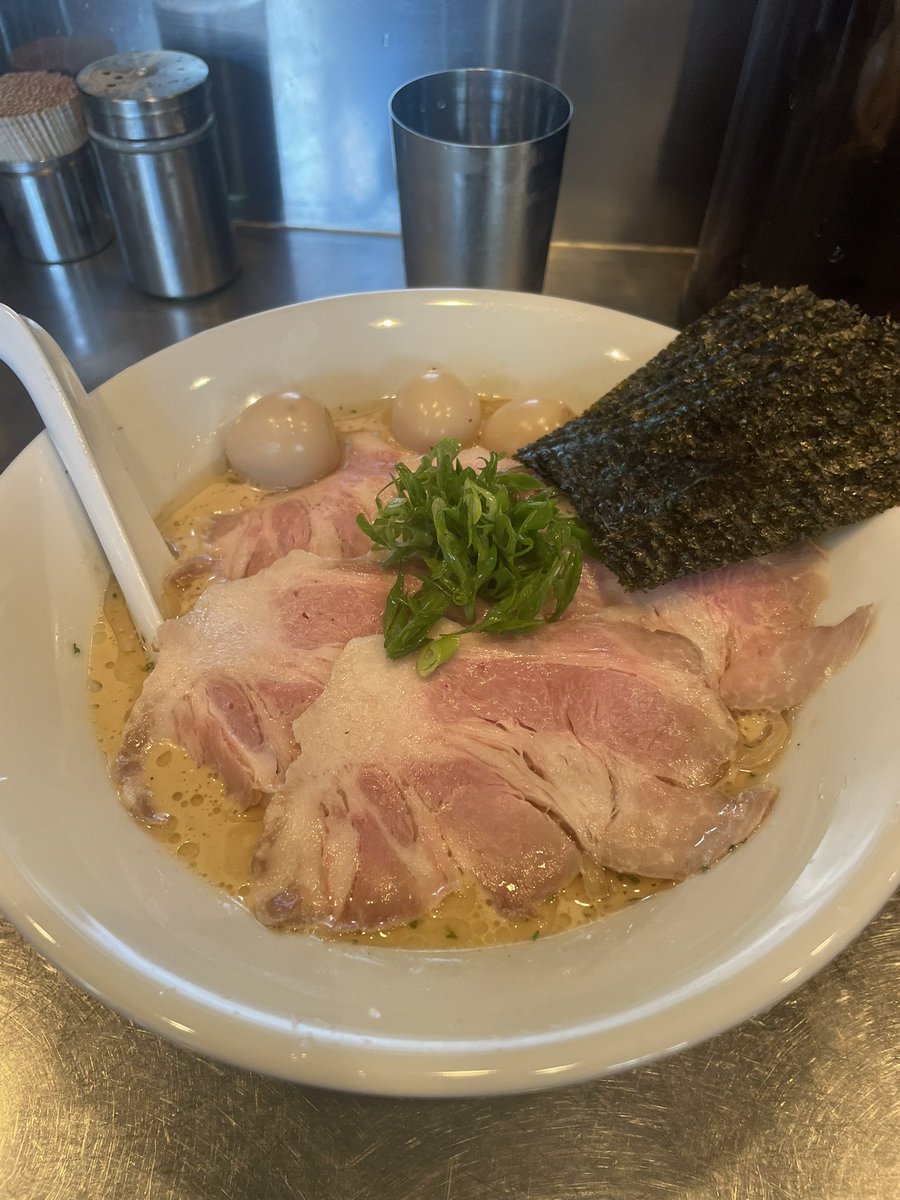 mh_works2's tweet photo. 冷製雲丹ボンゴレ＋深い愛75,76杯目

やや熱中症気味でも歩いて参上！

もう夏ですね。5km歩いて、喉を仕上げてきました。控えめに言って最高です。 https://t.co/PLWKjc7KZm
