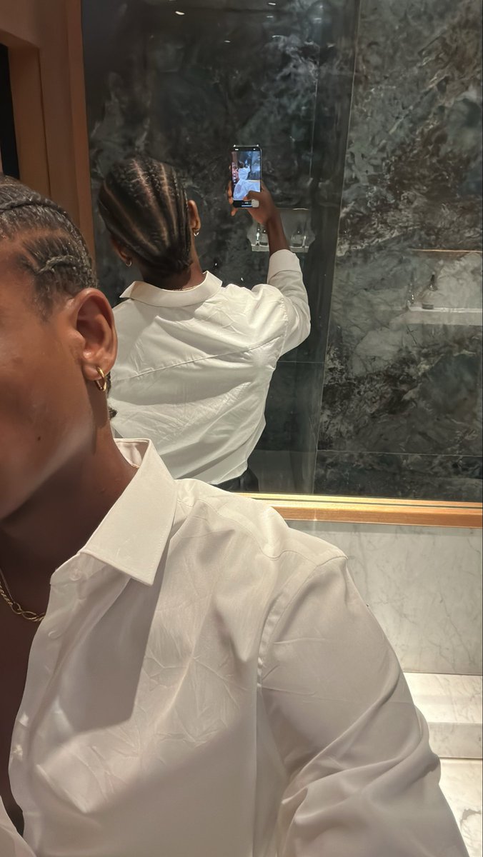 mccharliee3's tweet photo. 🧑🏾‍🦲 https://t.co/myd40FkpXD
