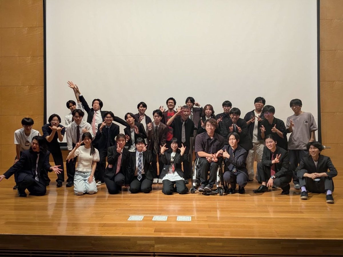 waraidoko_M's tweet photo. 香川大学お笑いサークル【笑い処】
✖️岡山大学落語研究会
『しゅしゅぽっぽおわライナー』
ありがとうございます！

今回は笑い処が岡山県に向かわせて頂きました！
お陰様で大盛り上がりとなり、大成功のライブとなりました！

ご来場の皆様ありがとうございました🙇 https://t.co/zCBdnbqxHF