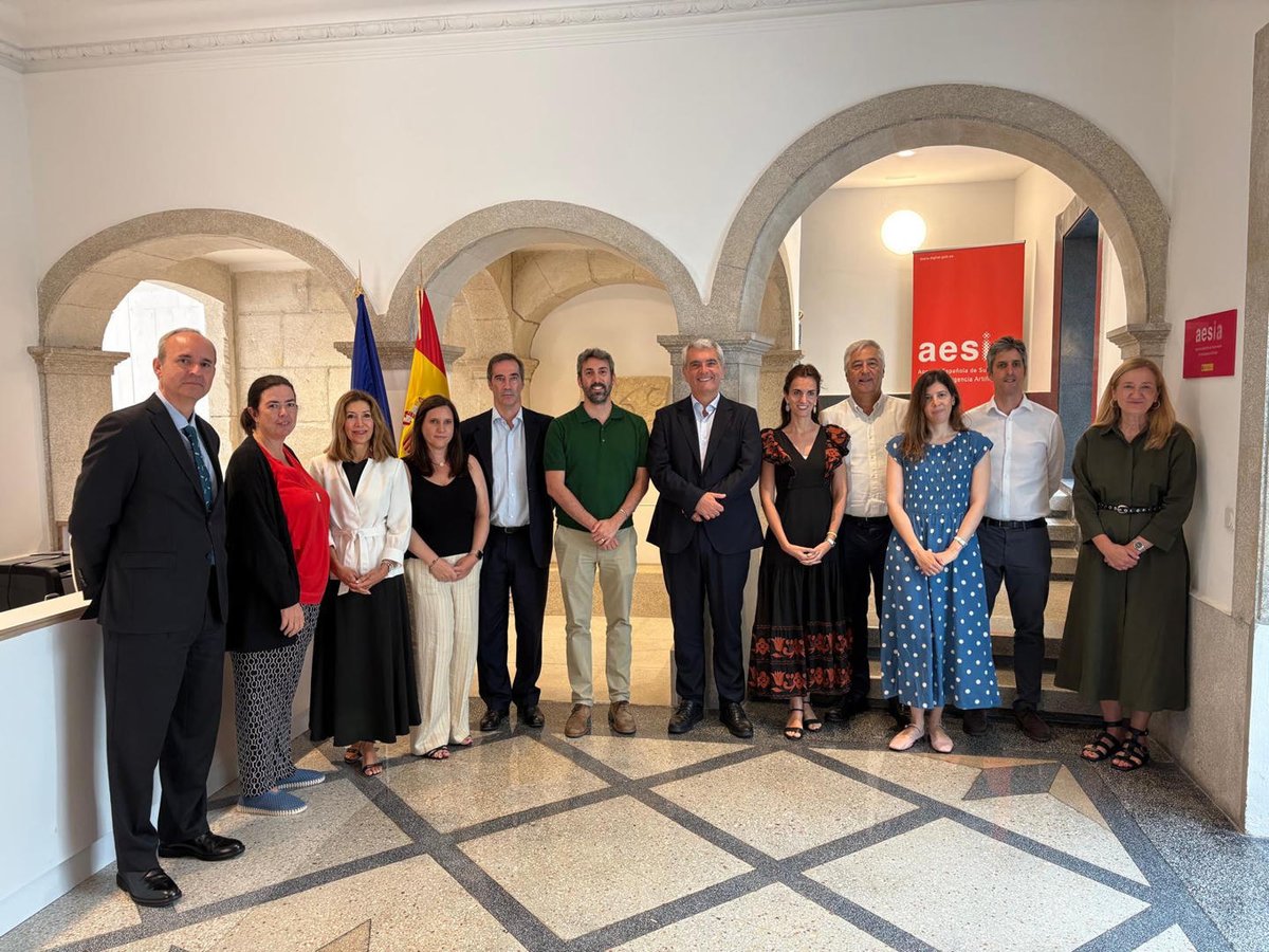 AEPD_es's tweet photo. 📌La AEPD y la @agenciaAESIA abordan la coordinación institucional en materia de protección de datos e inteligencia artificial.

Más información: https://t.co/BDSIMBX23h https://t.co/oo1kWPFv2W