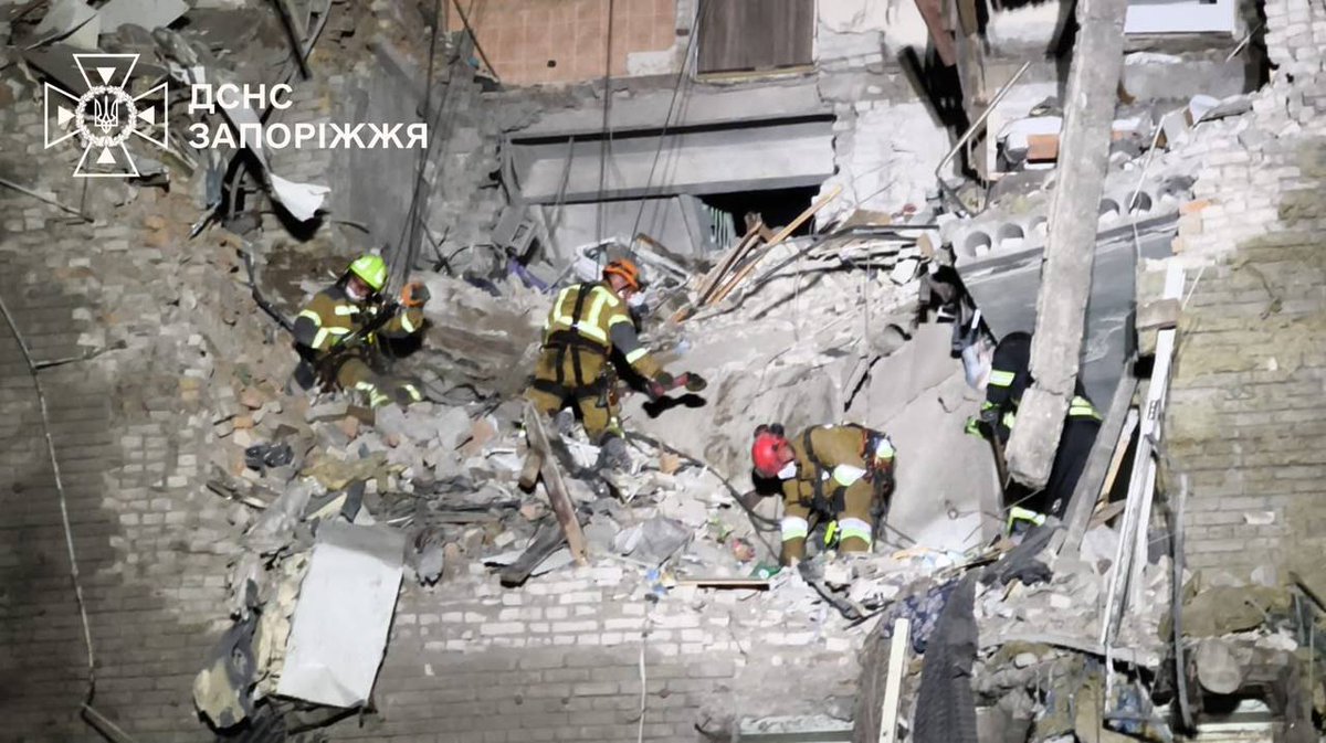 ArmedMaidan's tweet photo. Here's what psychotic putler "demilitarized" in his mass strikes in the past 24 hours—killing 14 Ukrainian civilians and injuring 162:

•Rehab centre for kids and adults with disabilities
•Publisher's office (250,000 books destroyed)
•Grain ship (hit by 3 cruise missiles)
•Post office
•Fire truck
•Multiple hi-rises

Help stop these terrorist maniacs—join our Wild Hornets-@Official_NAFO raffle⤴️