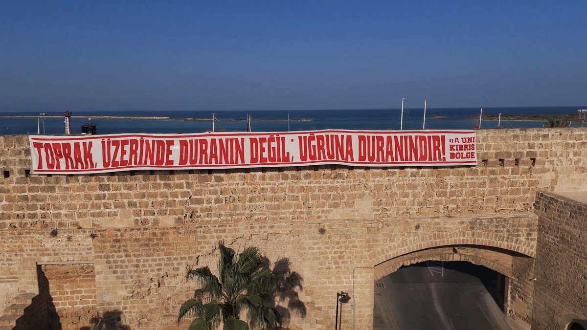 dauluaslanlar's tweet photo. TOPRAK, ÜZERİNDE DURANIN DEĞİL; UĞRUNA DURANINDIR! 

#ultrAslanUNI #KıbrısBölge
#KıbrısBarışHarekatı https://t.co/aWp0cwmUGf