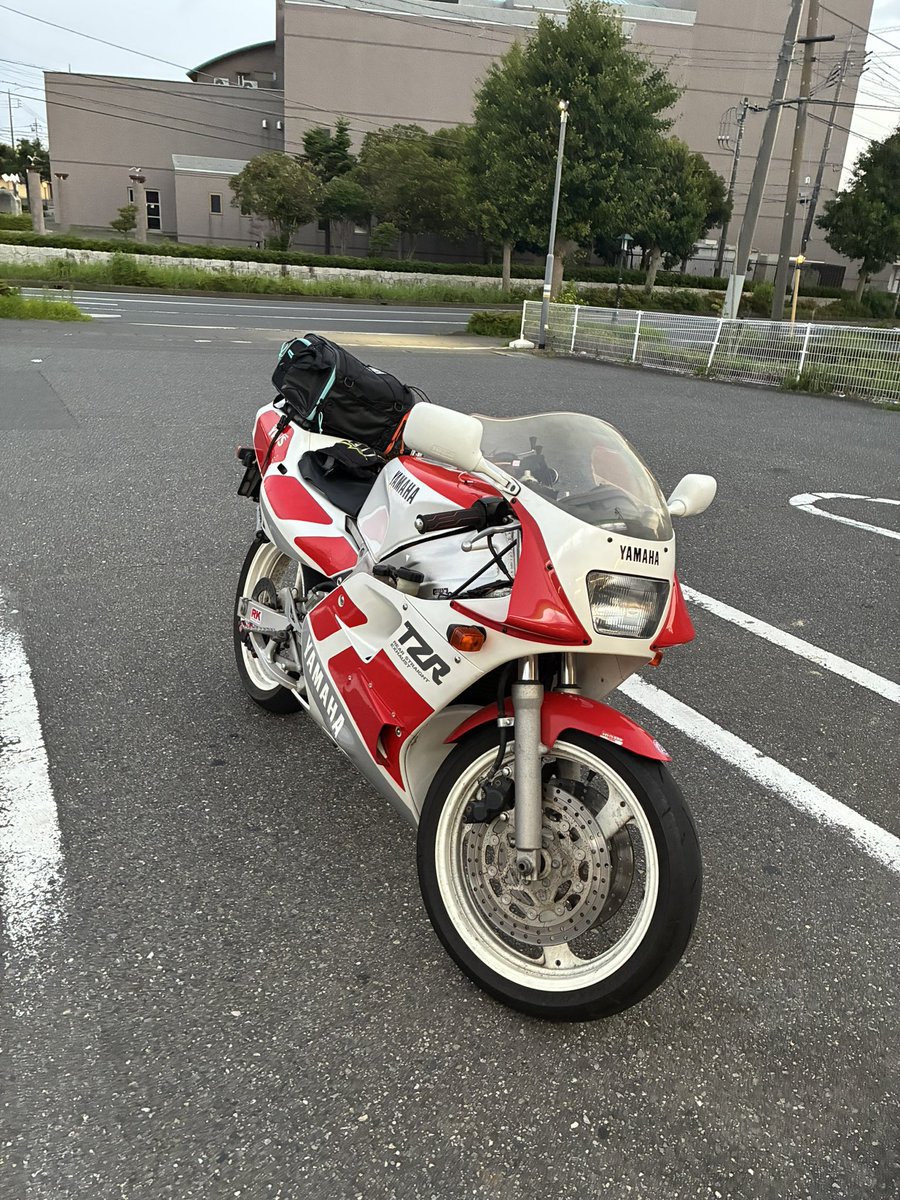 acesino04's tweet photo. 日が暮れてやっと涼しくなってきた。
近所散策コース(25km)巡回中 https://t.co/I5mFQ03jmc