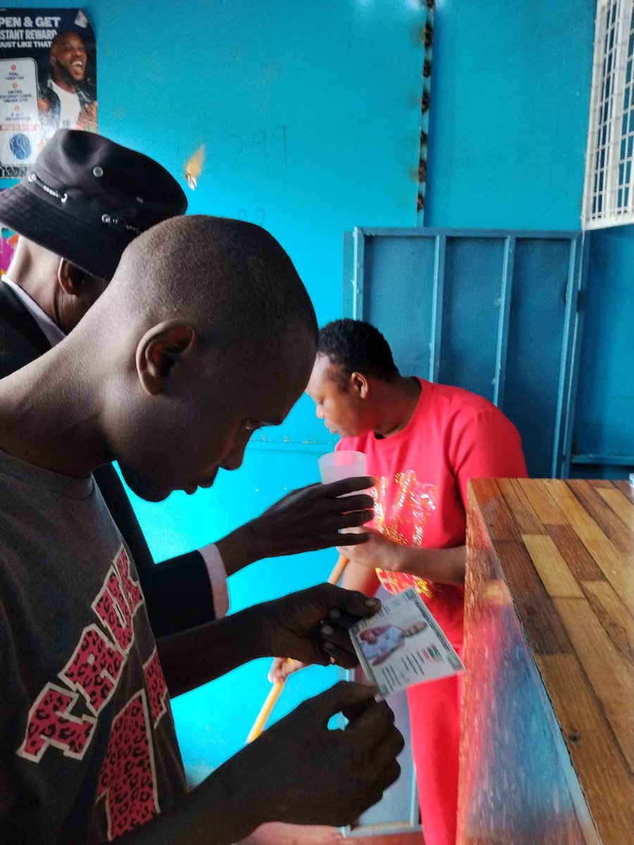 lovencourageke's tweet photo. Lengo letu ni kuwafikia Wakenya wote.Ndiyo maana tunaendelea kusambaza People’s Manifesto katika kila mji, kila mtaa na kila kijiji. 

Read it, share it, talk about it, and join the movement. Together, we will fix this country.

#loveandcourageke #mwanzompya https://t.co/ZZ1tElnFjn