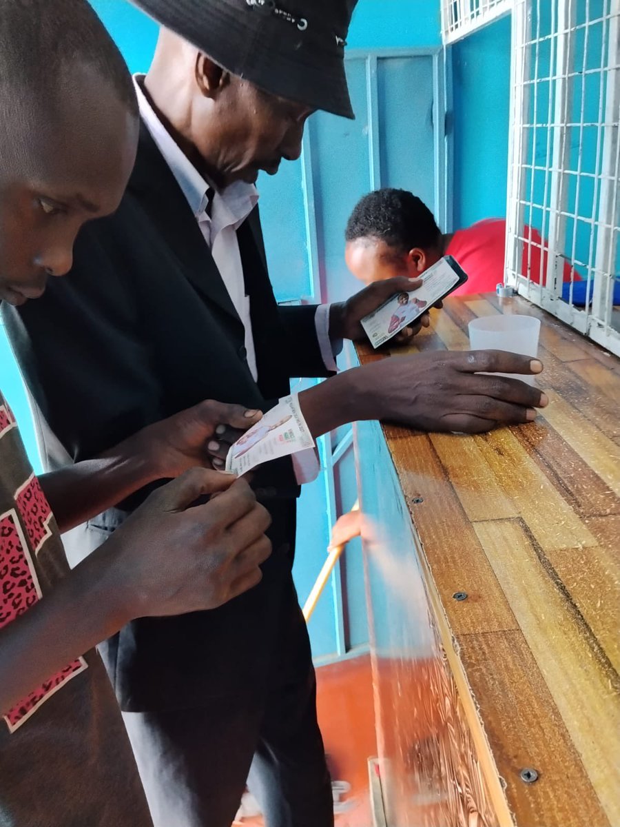 lovencourageke's tweet photo. Lengo letu ni kuwafikia Wakenya wote.Ndiyo maana tunaendelea kusambaza People’s Manifesto katika kila mji, kila mtaa na kila kijiji. 

Read it, share it, talk about it, and join the movement. Together, we will fix this country.

#loveandcourageke #mwanzompya https://t.co/ZZ1tElnFjn