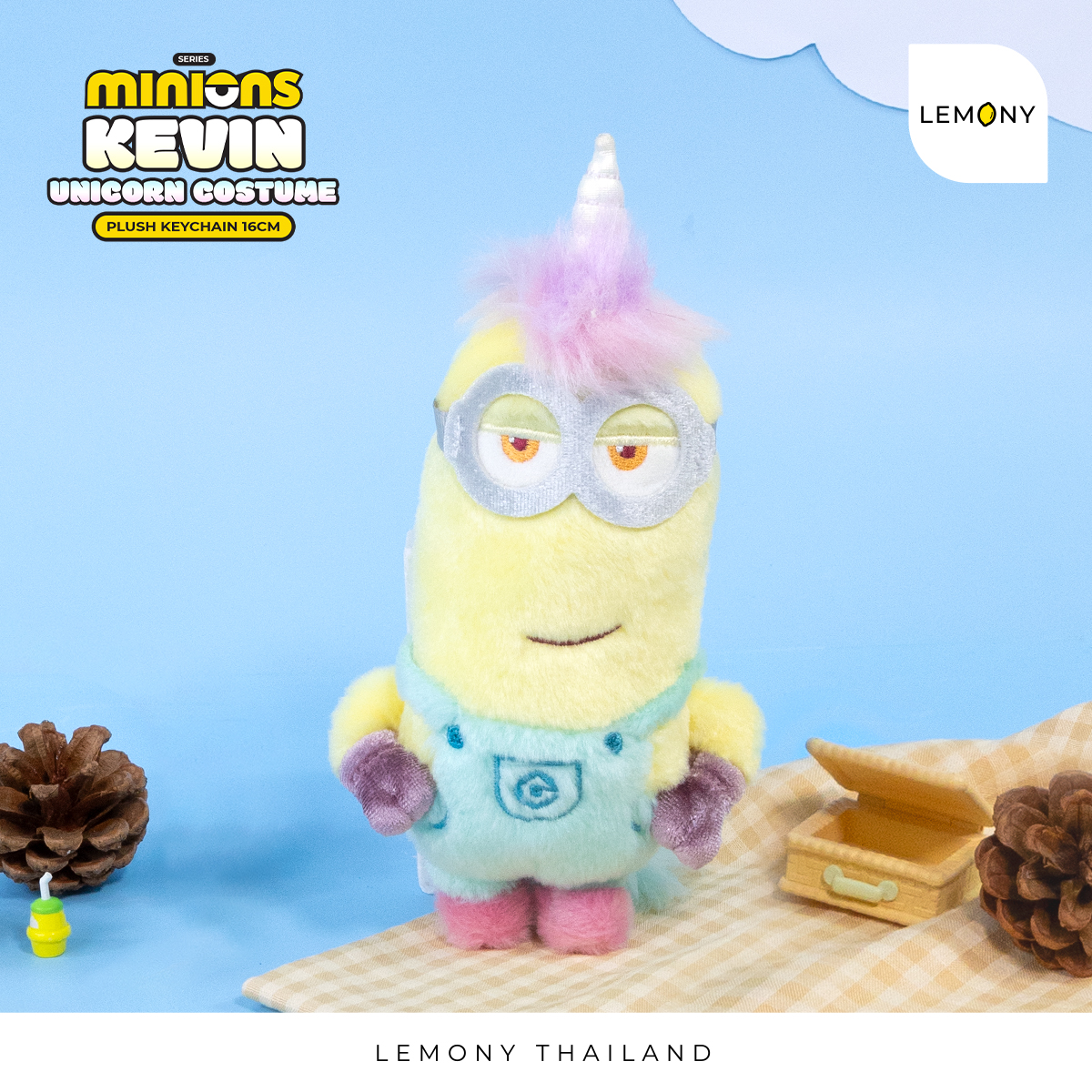 LemonyThailand's tweet photo. 🦄  พวงกุญแจตุ๊กตาเจ้าเควินที่มาในลุคยูนิคอร์นสุดฟรุ้งฟริ้ง
พร้อมขนสีพาสเทลนุ่มฟู ชวนให้ตกหลุมรักตั้งแต่แรกเห็นแบบสุดๆ! 💕☁️

ห้อยกับกระเป๋า ช่วยเพิ่มความสดใสและความมุ้งมิ้งมากขึ้น
พกติดตัวไปไหนก็มีแต่คนเหลียวมอง
เพราะความน่ารักของน้องโดดเด่นเกินต้านจริงๆ!  🥹💛
คอลเลคชันพิเศษแบบนี้ เรียกว่าต้องห้ามพลาดอย่างเด็ดขาด!!

🍋 𝐏𝐫𝐢𝐜𝐞 319.-

📍 สามารถสั่งซื้อสินค้าช่องทางออนไลน์ได้ที่

• Shopee : https://t.co/Pe7x3SoKCl
• Lazada : https://t.co/nNa2QBPZye
• TikTok : https://t.co/cgkqNtheoW
📍สามารถสอบถามรายละเอียดเพิ่มเติมได้ที่ร้าน LEMONY STORE ทุกสาขาและช่องทางออนไลน์

• Facebook : Lemony Thailand
• Instagram : lemony.thailand
• TikTok : lemony.thailand
• Lemon8 : lemony.thailand
• X : @LemonyThailand
• LINE OFFICIAL : @lemonythailand
คลิก https://t.co/Fki6tLBM7X
#LEMONY #LEMONYSTORE #LEMONYTHAILAND #เลโมนี่ #Minions #Universal #พวงกุญแจตุ๊กตา #มินเนี่ยน #น่ารัก #ของมันต้องมี