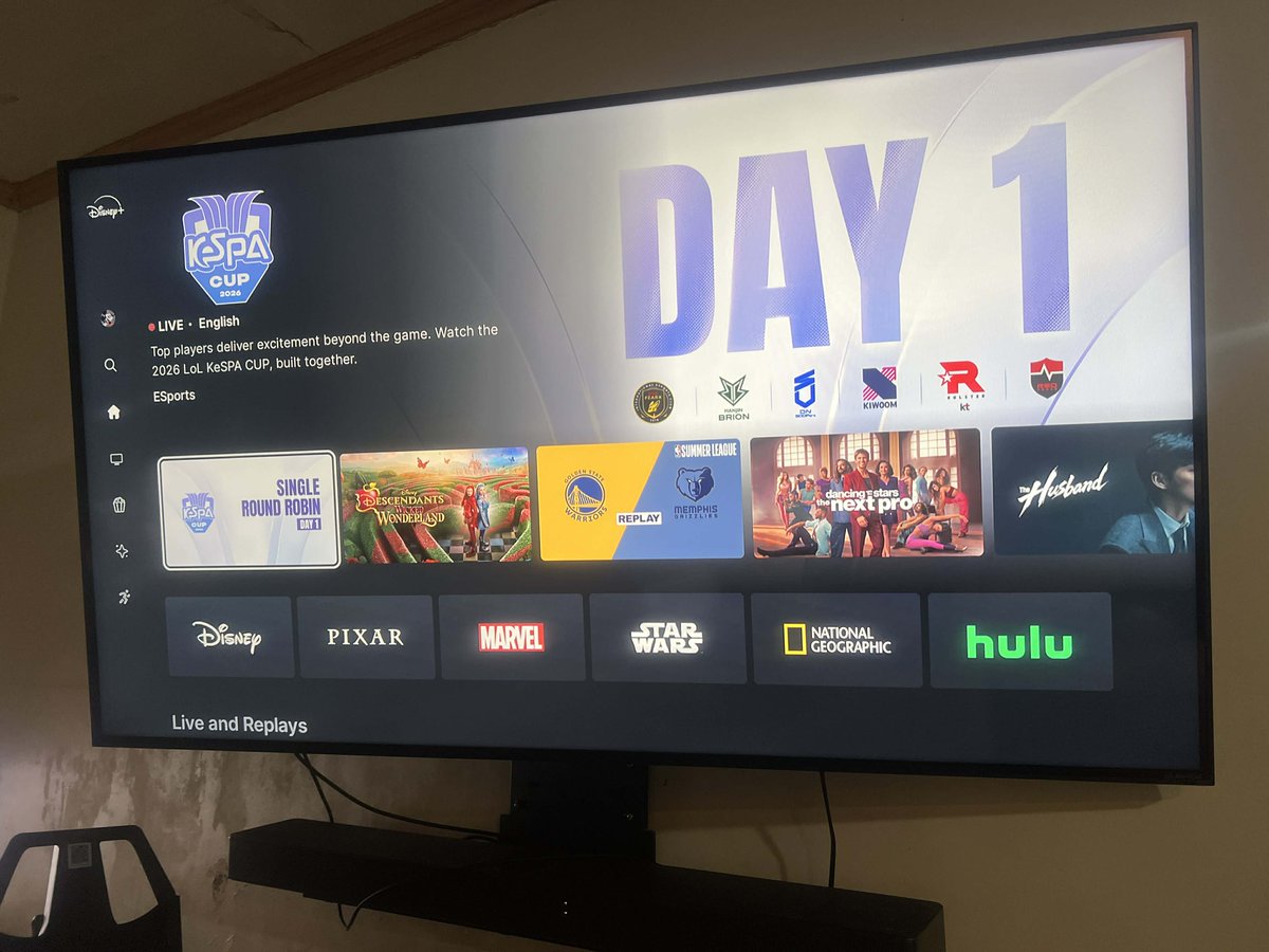 wnyvz's tweet photo. #loveariaetty hihi thank u! disneyplus solo 1m, super fast transaction! :)) https://t.co/FXJoXMGNpx