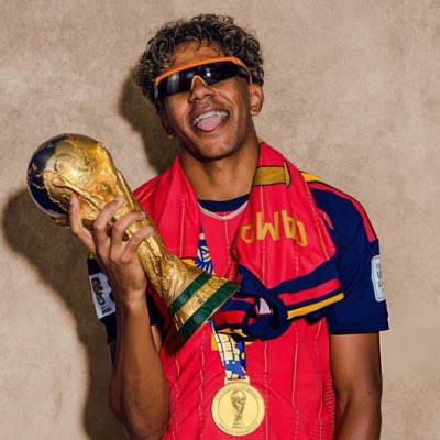 0neLaporta's tweet photo. #NewProfilePic #BallondOr #WorldChamp https://t.co/hwnJ6LwWvp