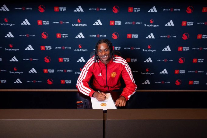 UtdXclusive's tweet photo. 🚨 OFFICIAL: 

Welcome to Manchester United, Tynan Thompson! 🔴

Similarly to Ayden Heaven, United have assured Tynan Thompson integration into the first-team. [@samuelluckhurst] https://t.co/5ScndXIJv7