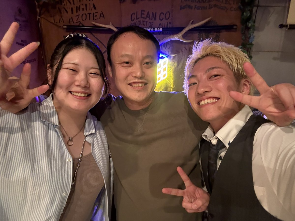 barKu_be's tweet photo. 7月20日(月) 21時オープン🍻

連休の締めに1杯飲みにきてください🤭
店内涼しくしてお待ちしております🙌

- BAR &amp; STUDIO Kūbe -
東京都杉並区上荻1丁目16-10
ローレルビル 4F Doctor's BAR
#荻窪バー #FTM #ミックスバー https://t.co/hKj0QmvITS