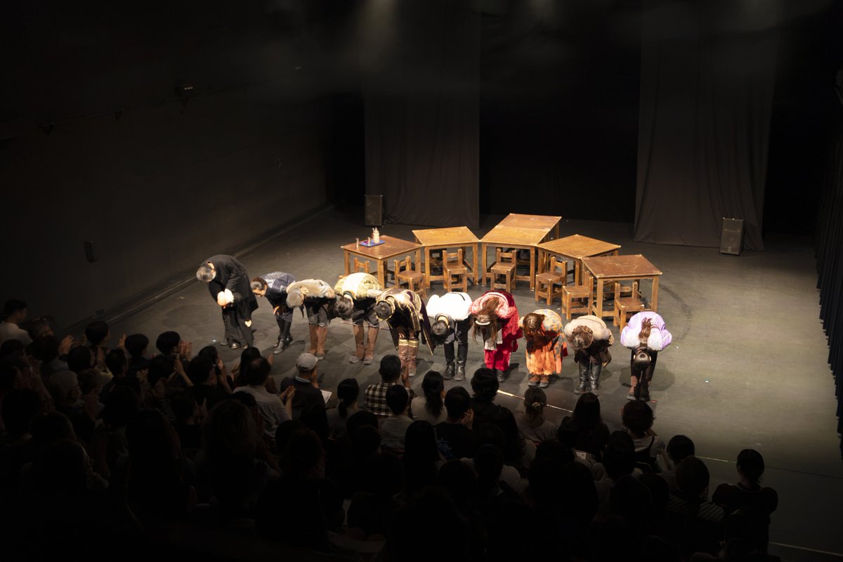 GMBH0802's tweet photo. #YHハムレット 東京公演終演!!
誠にありがとうございました。
来年10月は上演期間を延ばして #リチャード三世 を上演します。(四大悲劇連続上演企画は一旦保留…)

ですが!!
まずは #YHハムレット を今年9月に能登、10月に関東近郊でまだご覧いただける機会があります。引き続きよろしくお願いします。 https://t.co/0plPcXfIg6