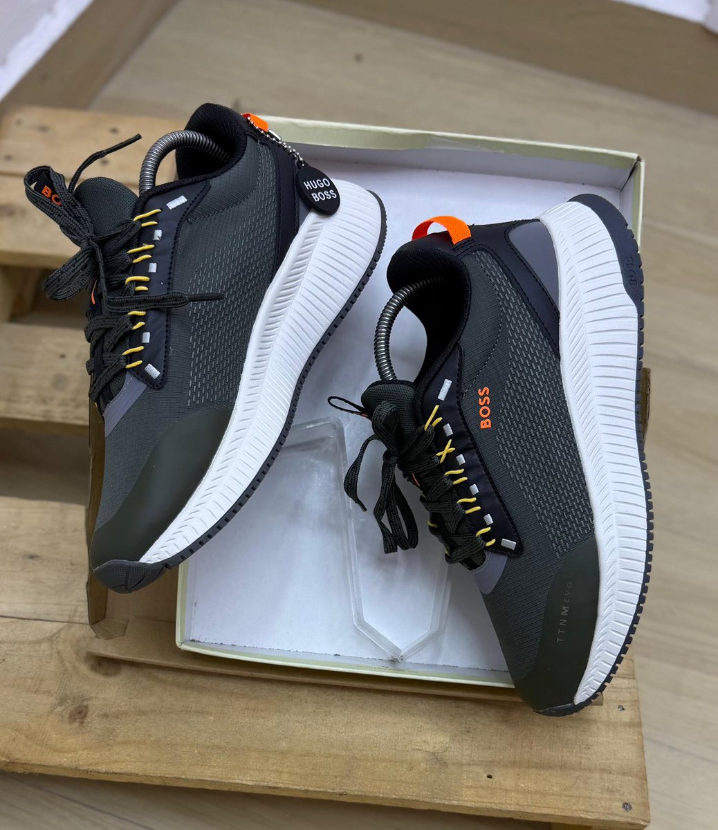 QueenOnlineBiz's tweet photo. Naomba Repost🙏

#VIATU BORA🔥🛍️

✅Size   40/41/42/43/44/45

✅Price      85,000/=

https://t.co/j9XGg8BmWa
Au 0713800448
📍Kariakoo https://t.co/io1qWK0x1q