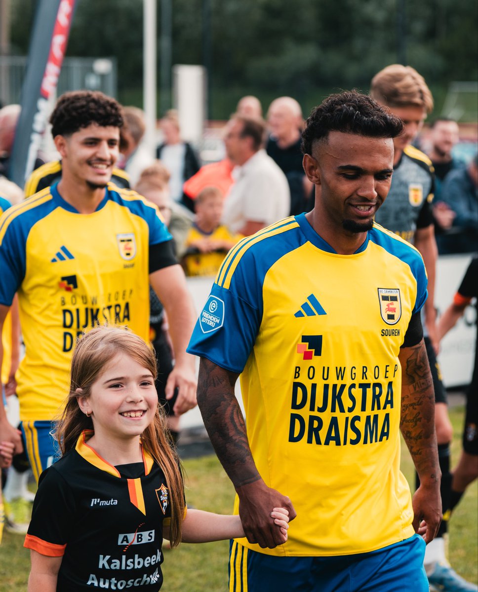 SCCambuurLwd's tweet photo. Toch nog een prachtige avond in Stiens, bedankt voor de organisatie en dank voor jullie komst! 💛💙 https://t.co/NZeGZutyng