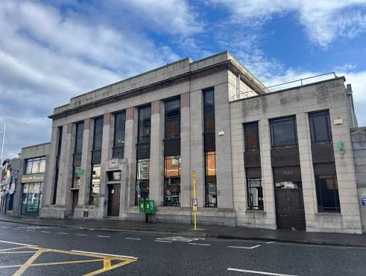 Bangordub's tweet photo. An awful day IMO - @Postvox closes one of their best buildings and one where many people depend upon it. Awful decision. They have decided, in their, ahem, "wisdom" to relocate to a backroom of the local Centra. This is appalling and disgraceful https://t.co/ZB3qGWzAHX