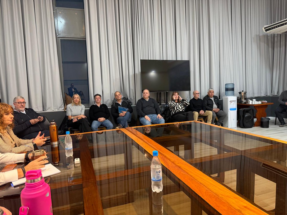 MarianoGaidoOk's tweet photo. Empezando una nueva semana 💪🏻inspirados en la garra de nuestra selección, y más allá del resultado futbolístico, sabemos que lo importante es seguir dando lo mejor siempre en equipo. La ciudad sigue creciendo con la mejor energía 🇦🇷 https://t.co/qzD84JUmMj