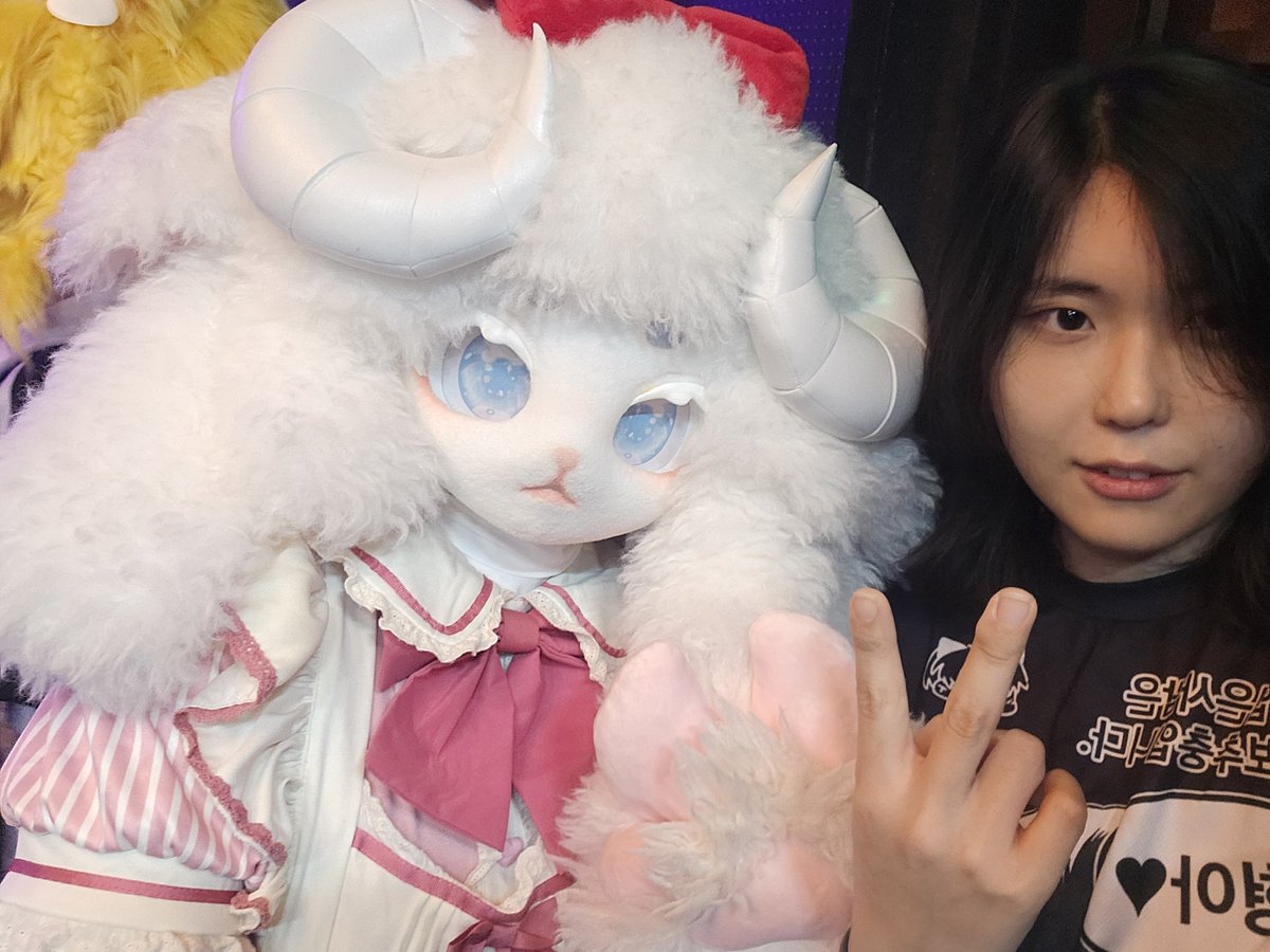 PoponaS2_kig's tweet photo. 오늘 초대받아서 슬쩍 다녀왔어요!
간만에 퍼슈팅 재미있었습니다🥹🥹🥹🔥🔥

박지님 초면에 괴롭혀서 죄송했습니다 (진짜 귀여우심^^)

와나나님 초면에 장난쳐서 죄송했습니다 (잘생기셨는데 어캄^^) https://t.co/mrce8jY6Fw