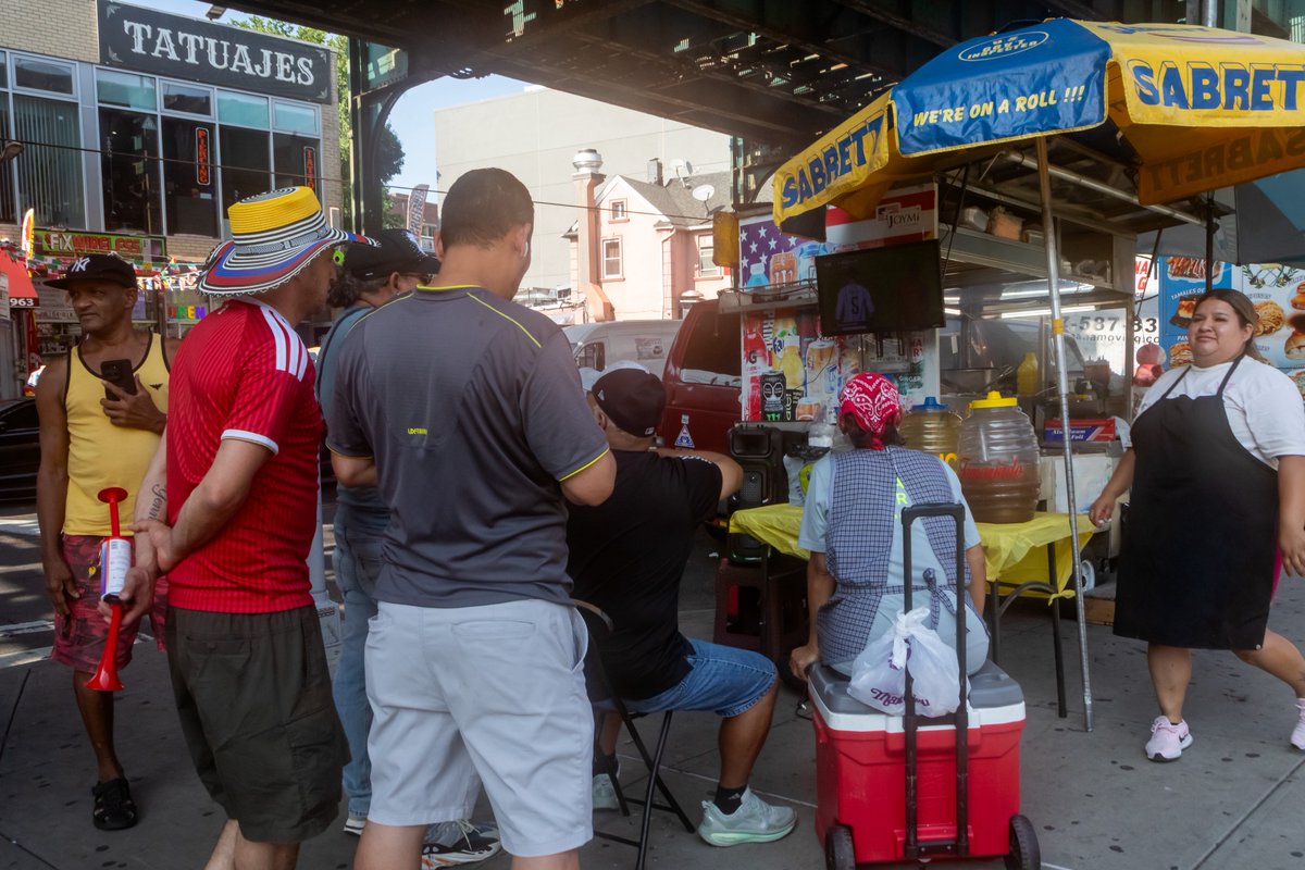 jamesmagenst's tweet photo. Today Roosevelt Avenue wasn’t as lively as it was when Mexico played. But still there were some cheers strewn about as the game between Spain versus Argentina progressed. 

Sunday, July 19, 2026 at 16:44, 74°F • Photo: ⓒJames Magenst 

#StreetPhotography #Queens #NYC https://t.co/PxqDwOxuDl