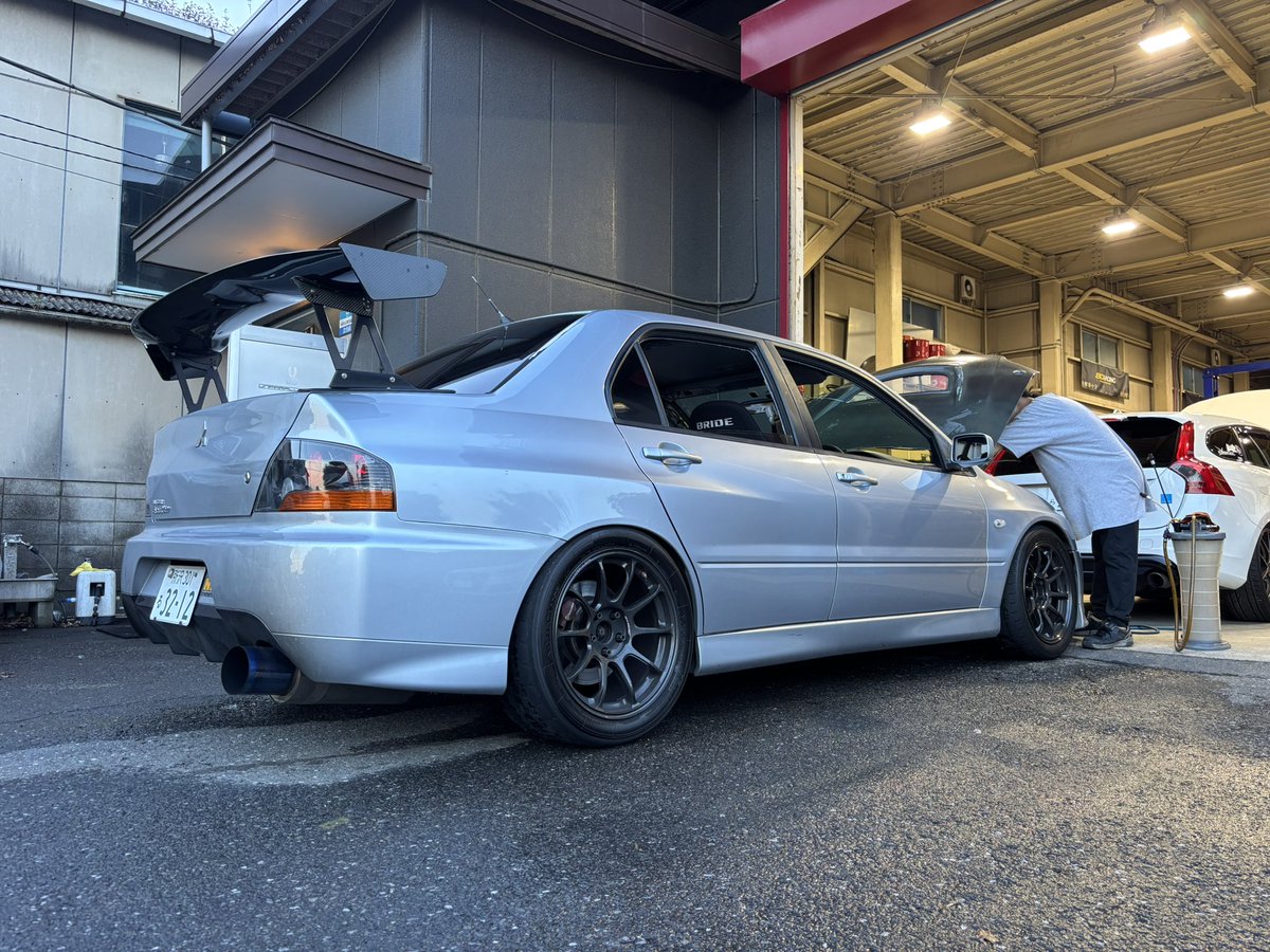 RINEVO_IX's tweet photo. オイル交換👌 急なお願いにも関わらず対応して下さりありがとうございます🙏

#UNPARALLELLED 
#だって走りたいんだもの https://t.co/hzbdZWmM6D