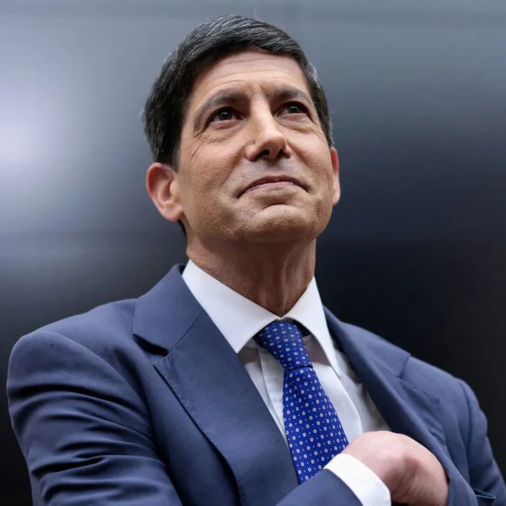 fiatarchive's tweet photo. KEVIN WARSH: "If you're under 40, Bitcoin is your new gold." https://t.co/2oXzmVzfxr