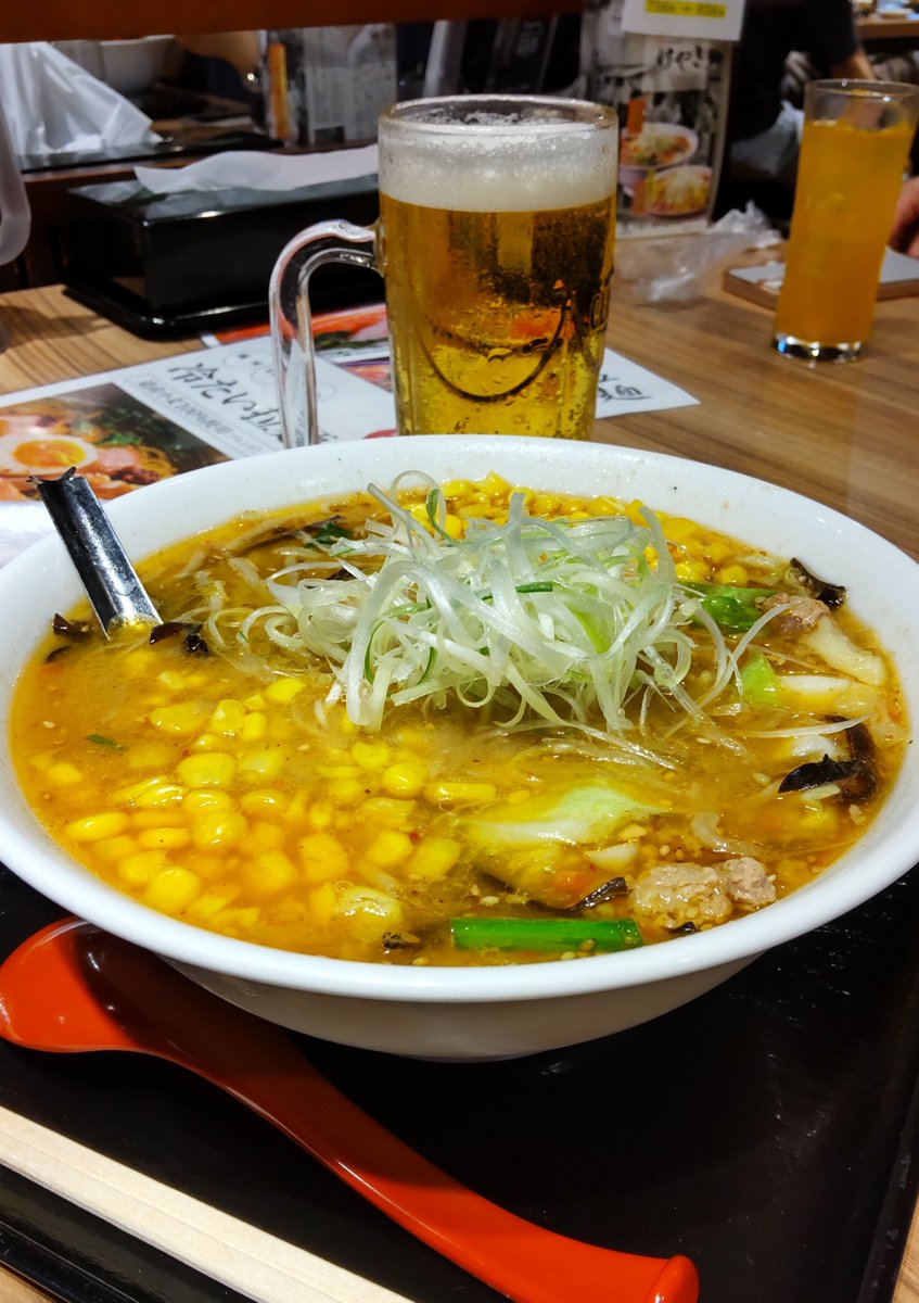 TRAITOR_YUSUKE's tweet photo. 悔い残すことも食い残すこともなく北海道を飛び立ちました🛫 https://t.co/j3Due9glAB