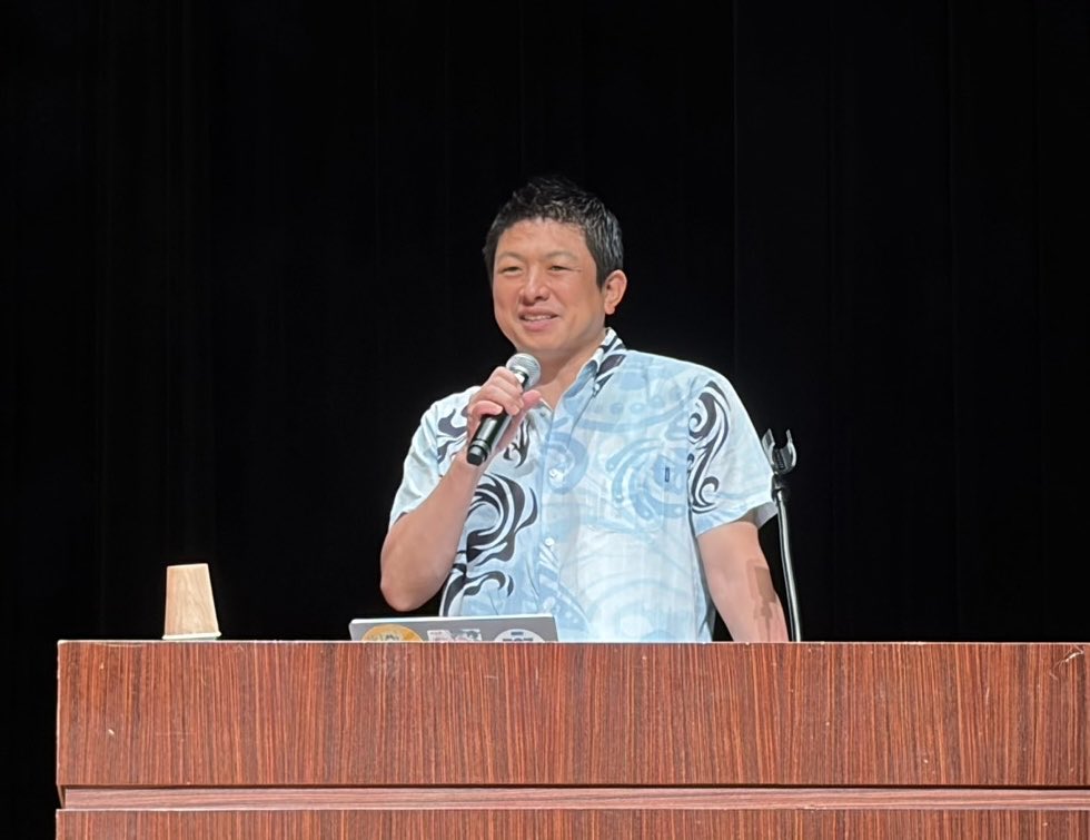 sanseito_oki's tweet photo. 沖縄でのタウンミーティング、大盛況のうちに終了しました！
今の国会のリアルも興味深かったですが、参政党が躍進すると、確実に政治が面白くなる！と確信が持てました✨
実現したい未来のビジョンへ向けて、これからも共に行動を起こしていきましょう🔥
#参政党沖縄
#タウンミーティング https://t.co/0xup6a9t9b