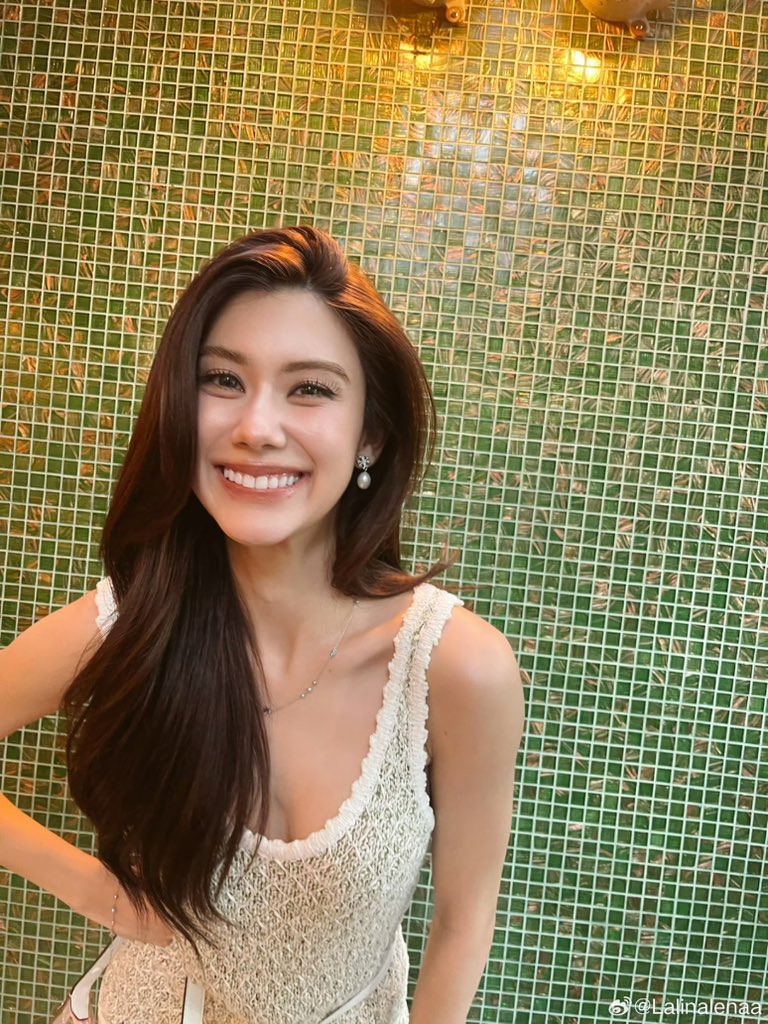 mlformiulena's tweet photo. lena weibo update 🦋 my pretty woman

#lalinalena #ลีน่าลลินา https://t.co/vty82rYfrV