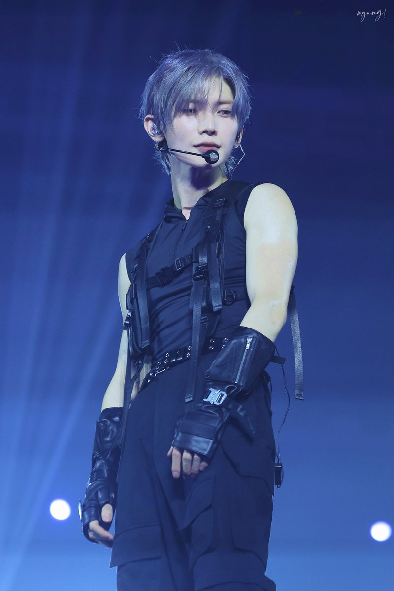 myang2_ys's tweet photo. 260717 팬미팅
🔥
#ATEEZ #에이티즈 #여상 #YEOSANG #강여상 https://t.co/VAc3EJHNwR