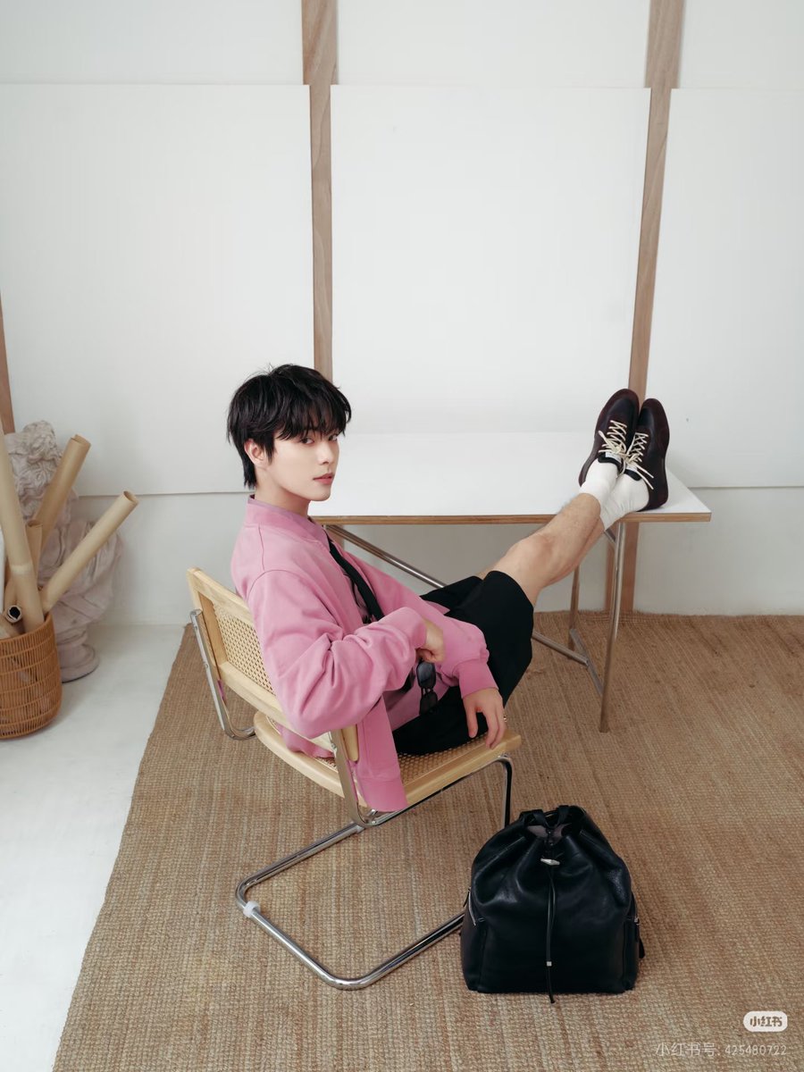 ZheXuTianTH's tweet photo. 20.07.2026 (3)
Zhangzhexu XHS Update : ฟังเสียงพลิกฟน้ากระดาษของวันเวลา ปล่อยใจจอยๆ ในบ่ายวันธรรมดา กับหนังสือเล่มเก่าและหูฟังเส้นเดิม

Zhangzhexu IG Update : ฟัง

#ZhangZheXu #ท้องฟ้าของเจ๋อซวี่ #LagogoTH https://t.co/HpLbUXWSqc