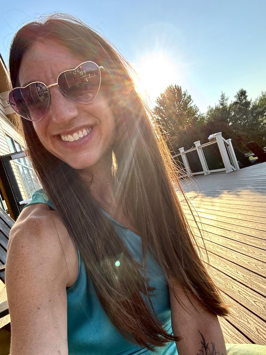 JessRock87's tweet photo. shine brighter🌞
last week was hard.
but you all made it better.
read on: https://t.co/rJfmGvV4nI
ps. schedule is up, too! get to a show!
#music #love #positivity #shine #bebright #livemusic #musiclife #womeninmusic #singer #songwriter #musician #musicianmom #sunshine https://t.co/ANVv8S43m6