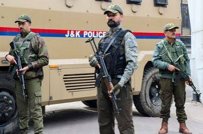 YunusKashmir's tweet photo. To enhance tactical preparedness, a Cordon and Search Operation (#CASO)-cum-room intervention exercise was jointly conducted by the Special Operations Group (#SOG), Samba, and the CRPF’s Quick Reaction Team (#QRT). https://t.co/Au1R0KOMTx