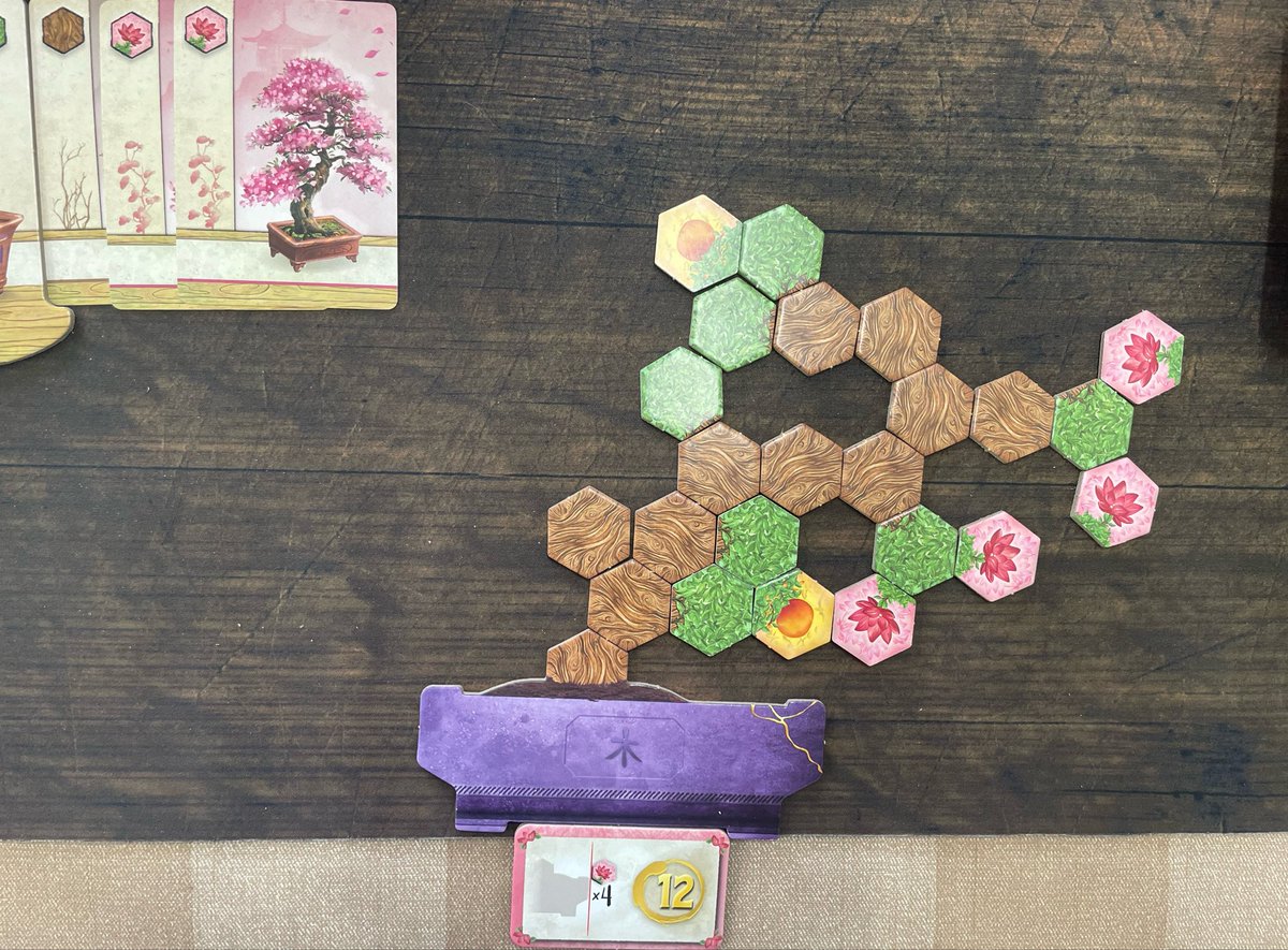 s27a2a7cd8's tweet photo. ふるよにの前に遊んだ、盆栽を育てるゲーム
楽しかった https://t.co/TOlOPTkOFo