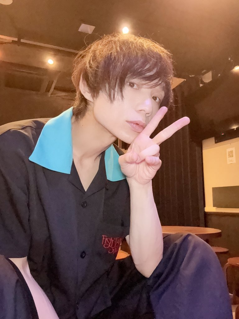 riu61's tweet photo. 先日の足立君とのアコースティックセッションに今日のDASEIN大阪ワンマンとありがとうございました！！
めちゃくちゃ楽しかったですねー✌️

今月の個人チェキ受付今夜24:00までです。よろしくお願いします！
https://t.co/bBuNvFNw18 https://t.co/h1tYkctkFw