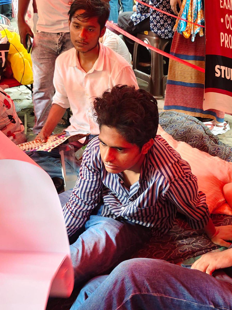 cpimspeak's tweet photo. These are the injuries inflicted on SFI activists - students and youth - whose only "crime" was demanding justice.

The BJP government answered peaceful democratic protest in Jantar Mantar, New Delhi, with lathis, barricades and brutality. But no amount of repression can erase the questions millions of students are asking.

Why were exam paper leaks allowed to flourish?
Why is corruption in the education system being protected?
Why is the government afraid of students demanding accountability?

Every bruise is evidence of a government that has chosen force over answers.
Stand with the students. Stand against state repression.

Dharmendra Pradhan must resign.
Scrap the NTA. Withdraw NEP 2020.