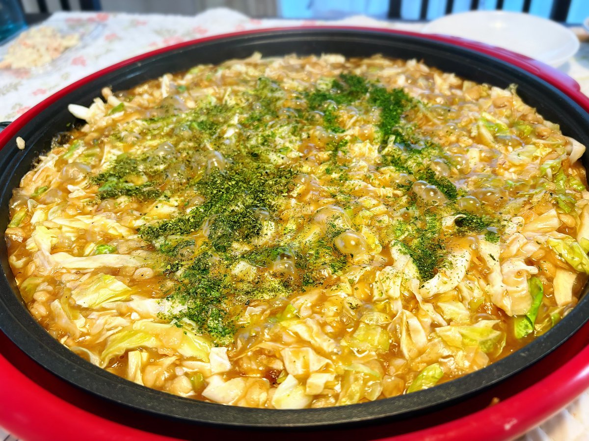 kyamada1502's tweet photo. 息子氏が帰省中。
東京土産の月島もんじゃ焼きセットで、ビールが進みます🍺 https://t.co/2txShuVHFS
