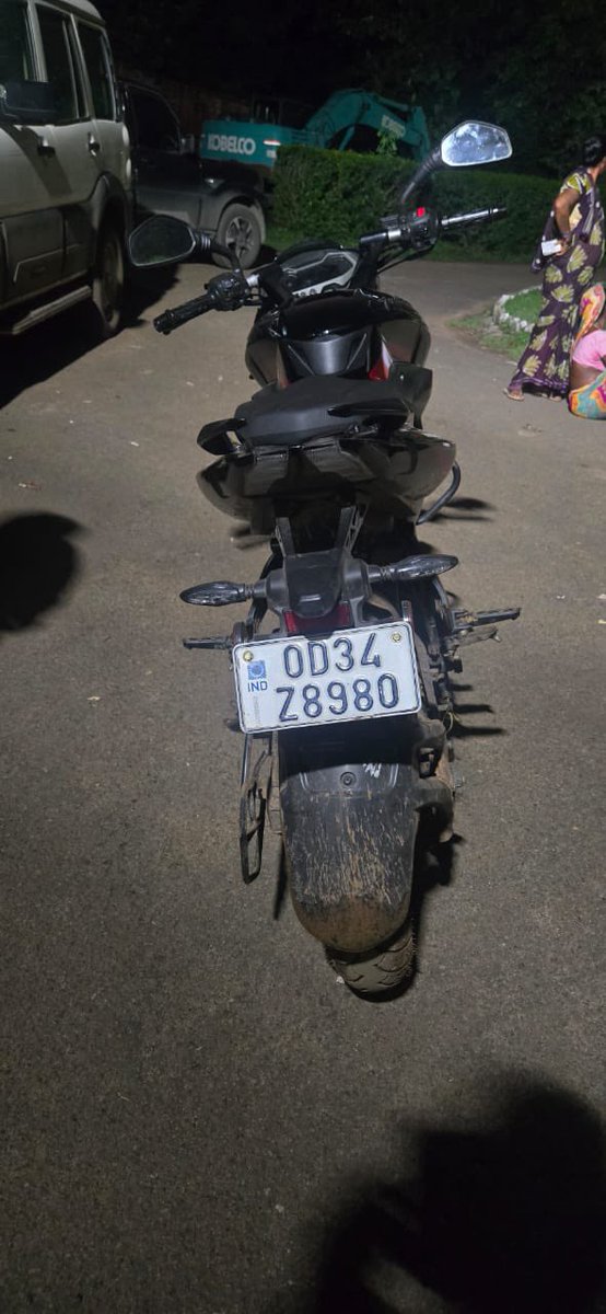 spkoderma1's tweet photo. चंदवारा थाना कांड सं. 50/26 में उरवां पेट्रोल पंप के पास हुई आभूषण छिनतई मामले का सफल उद्भेदन। अंतर्राज्यीय गिरोह के 3 अभियुक्त गिरफ्तार, छिनतई किए गए आभूषणों की शत प्रतिशत बरामदगी, घटना में प्रयुक्त मोटरसाइकिल एवं मास्टर चाभी जब्त किया गया ।@JharkhandPolice @DigHazaribagh https://t.co/LgRrp2GWSz