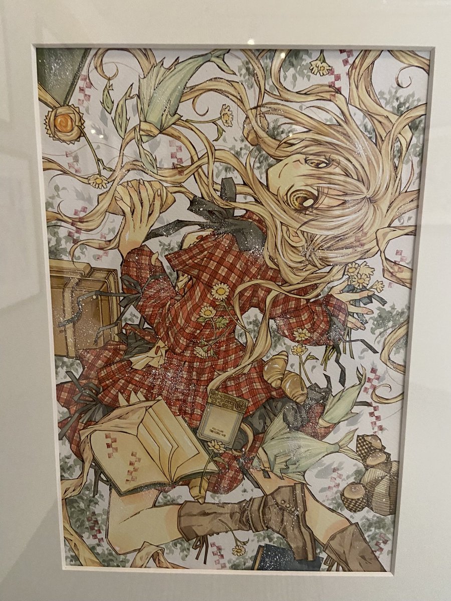 rose_vx's tweet photo. 種村有菜先生の記念展、行ってきました〜
原画の細かい描き込みやトーン使いが凄くて、髪の毛の影のトーン箇所も細かく、ホワイトで光の表現など、間近でみれて感動しました
ジャンヌの羽根の感じや紳士同盟の3枚目のカラーの色合い好き😊グッズもジャンヌいっぱい！
#種村有菜30周年記念展大阪 https://t.co/zzYosKgeLI