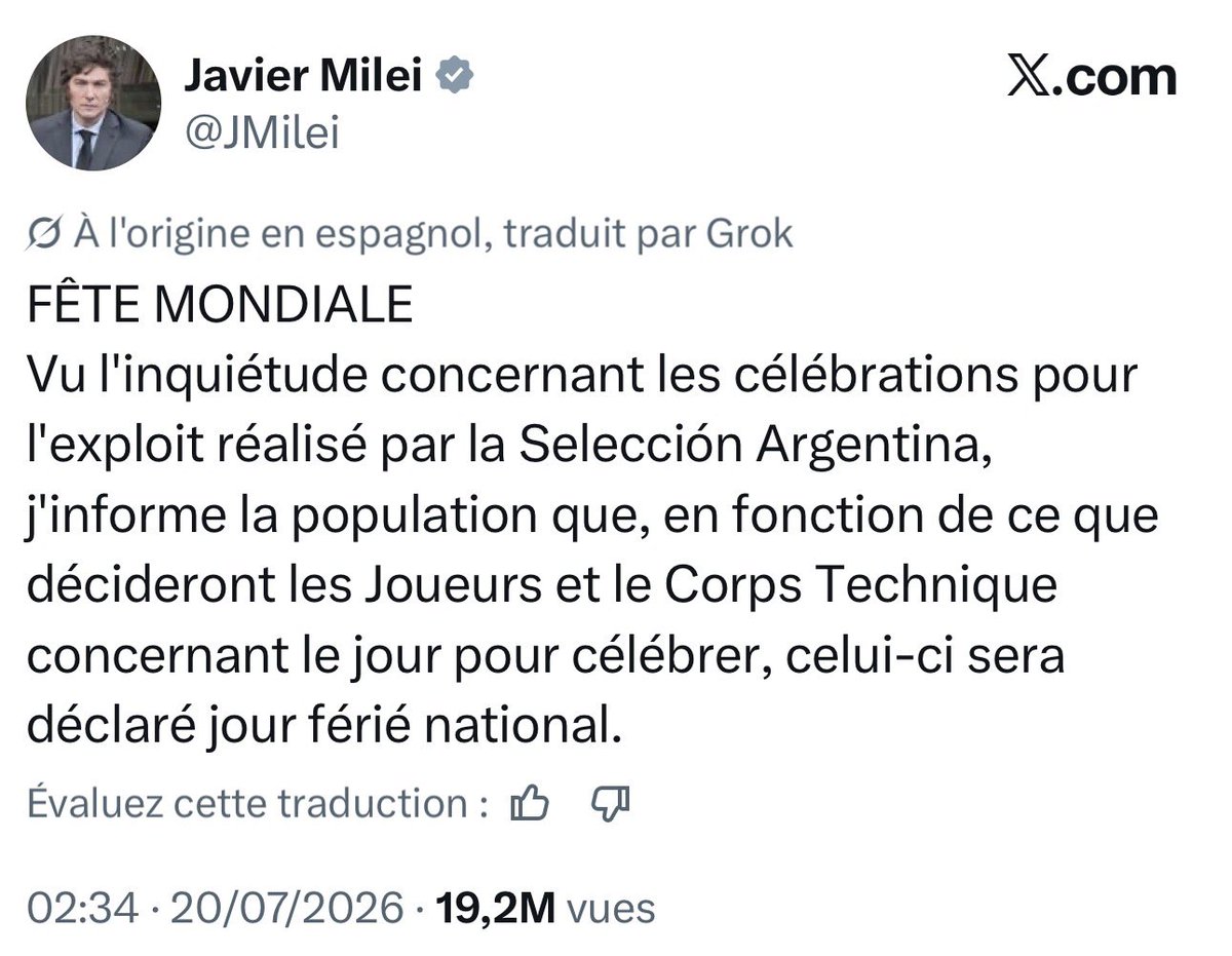 FocusMedia_Fr's tweet photo. 🇦🇷⚽️🏛️ INSOLITE ! 

Javier Milei devient la risée du monde : il a oublié de supprimer un tweet programmé annonçant la victoire de l’Argentine et à la suite un jour férié… alors que l’équipe a perdu la finale. https://t.co/i1KUCNsiDH