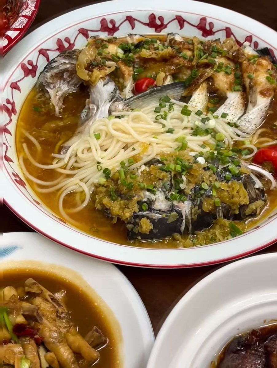 InsightNinghai's tweet photo. Ninghai Seafood Dual Noodle Combo | Crayfish Tossed Noodles &amp; Chopped Chili Fish Head Noodles
Rich and briny umami flavors sweep you off your feet, capturing the authentic taste of this coastal town in every bite. https://t.co/lqPtZzDFDg