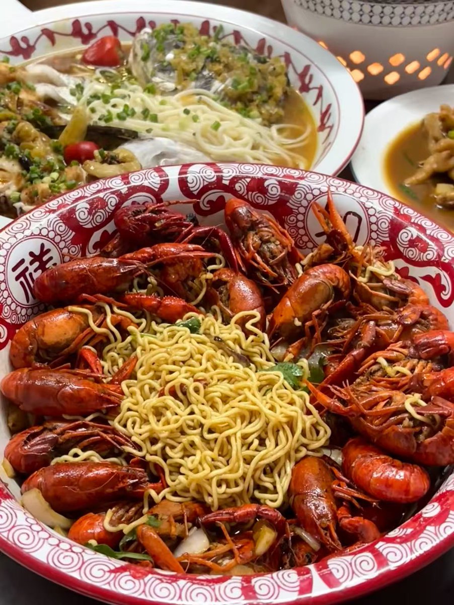 InsightNinghai's tweet photo. Ninghai Seafood Dual Noodle Combo | Crayfish Tossed Noodles &amp; Chopped Chili Fish Head Noodles
Rich and briny umami flavors sweep you off your feet, capturing the authentic taste of this coastal town in every bite. https://t.co/lqPtZzDFDg