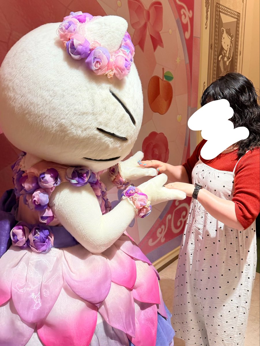 _karilynmonroe_'s tweet photo. 1年ぶりおピューロ🥹🥹🥹💗

キティさん2回、シナモ1回、
突然キャンセル拾いの才能開花して
ばつメロとは3回ずつ会えてグリ充ハピハピ❣️

何回も現われるわたしたちに
毎度驚いてくれるばつ丸くん最高ちた。。

今日のためにやったキティネイルを
キティさんが褒めてくれたのでもう変えられない…🥲 https://t.co/zz4EGXbbxT