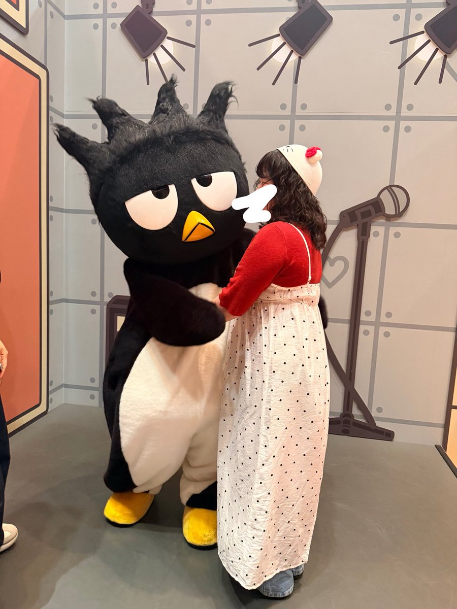 _karilynmonroe_'s tweet photo. 1年ぶりおピューロ🥹🥹🥹💗

キティさん2回、シナモ1回、
突然キャンセル拾いの才能開花して
ばつメロとは3回ずつ会えてグリ充ハピハピ❣️

何回も現われるわたしたちに
毎度驚いてくれるばつ丸くん最高ちた。。

今日のためにやったキティネイルを
キティさんが褒めてくれたのでもう変えられない…🥲 https://t.co/zz4EGXbbxT