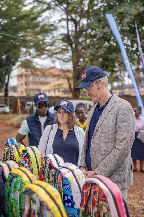 MWFAlumniUganda's tweet photo. Mandela Day was a celebration of kindness in action. 💙

During the #MandelaDay2026 celebrations at Spiro Road Primary School in Jinja, @smartgirlsug   joined the movement to empower young girls through the donation of #20EcojuaSmartBags to learners.

Representing Smart Girls Uganda, Ecojua Smart Bags Team Lead @ijokua  shared remarks on behalf of CEO @jamila_mayanja , highlighting the importance of partnerships that promote dignity, education, and healthier communities.

We celebrate @smartgirlsug for championing solutions that help girls stay confident, supported, and empowered to thrive.

#MandelaDay2026 #MWF2026 #CleanSIPCampaign

@USEmbassyUganda @NelsonMandela @purifaaya
@reachahand @nextmediaug @rctjinja @rotaryclubjinja @gazalanduox @smartgirlsug
@Techreachafrica @pepsi @LatoMilk @crown_beverages @nilepostnews