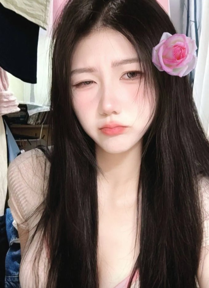 CoyneCatherine's tweet photo. 回忆像发黄的旧相片。#氛围感 #美女 #黑长直 https://t.co/Q319KV6uNc