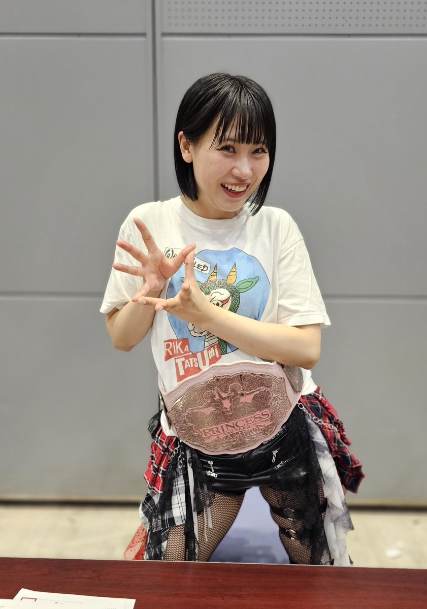 mir3031's tweet photo. 令和8年7月20日　アクトシティ浜松

スリーウェイ戦の神様🐉✨
来週、大阪で山下さんと戦えるけど、絶対勝つ💪🏆
リカちゃんは王者の力で何でも出来るやん🤍

#辰巳リカ
#tjpw https://t.co/SGgXjRRsWD