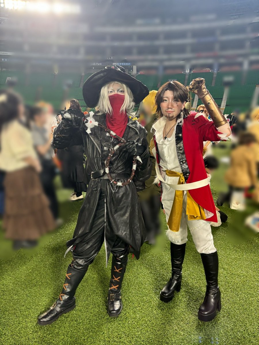 Bara_nikuu's tweet photo. ⚠️cos
7.19の福アコにてめちゃめちゃにかっこいい逆刃🤠とお写真撮らせてもらいました📷︎🫶💕
移動中にも関わらずお写真ありがとうございました︎❣️
🤠好きにはたまりませんでした…!!!!!!!
ありがとうございました🥹🙏🏻💖
 #アコスタみずほPayPayドーム福岡 https://t.co/dd0kE4pwfU