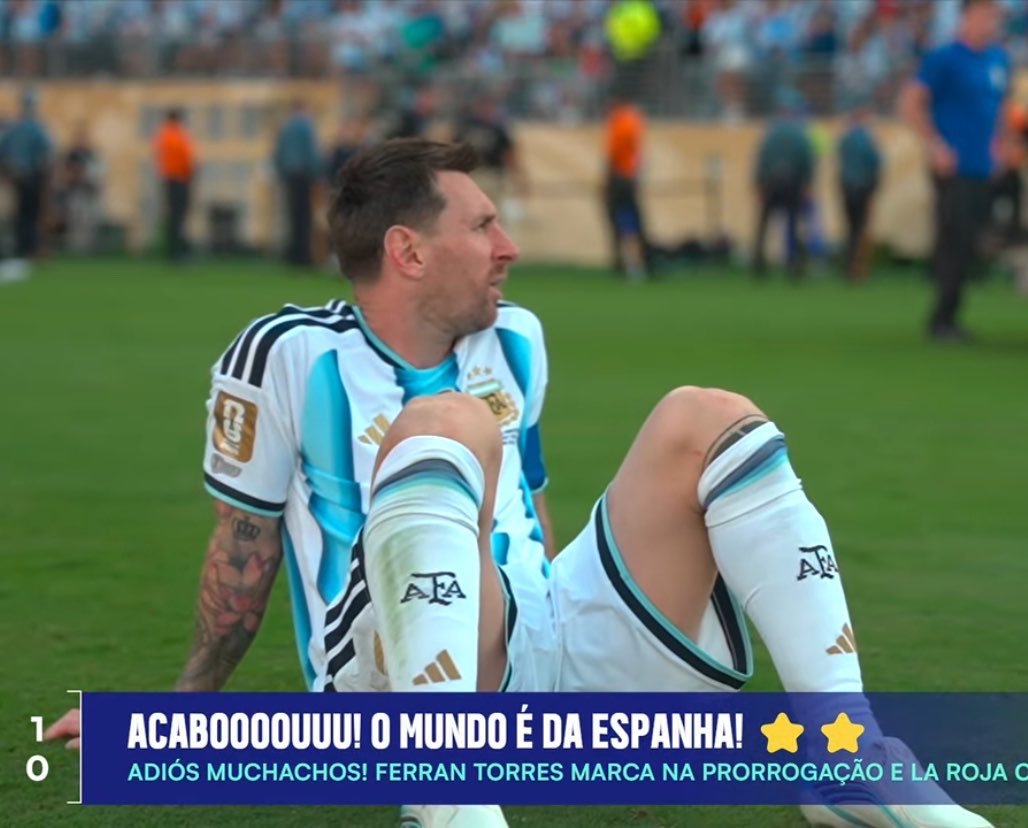 FelipeR01334165's tweet photo. @CR7Brasil Último jogo do Pelé em copas X último jogo do messi em copas

messi nunca vai ser pelé https://t.co/GpYdbpZ2iX